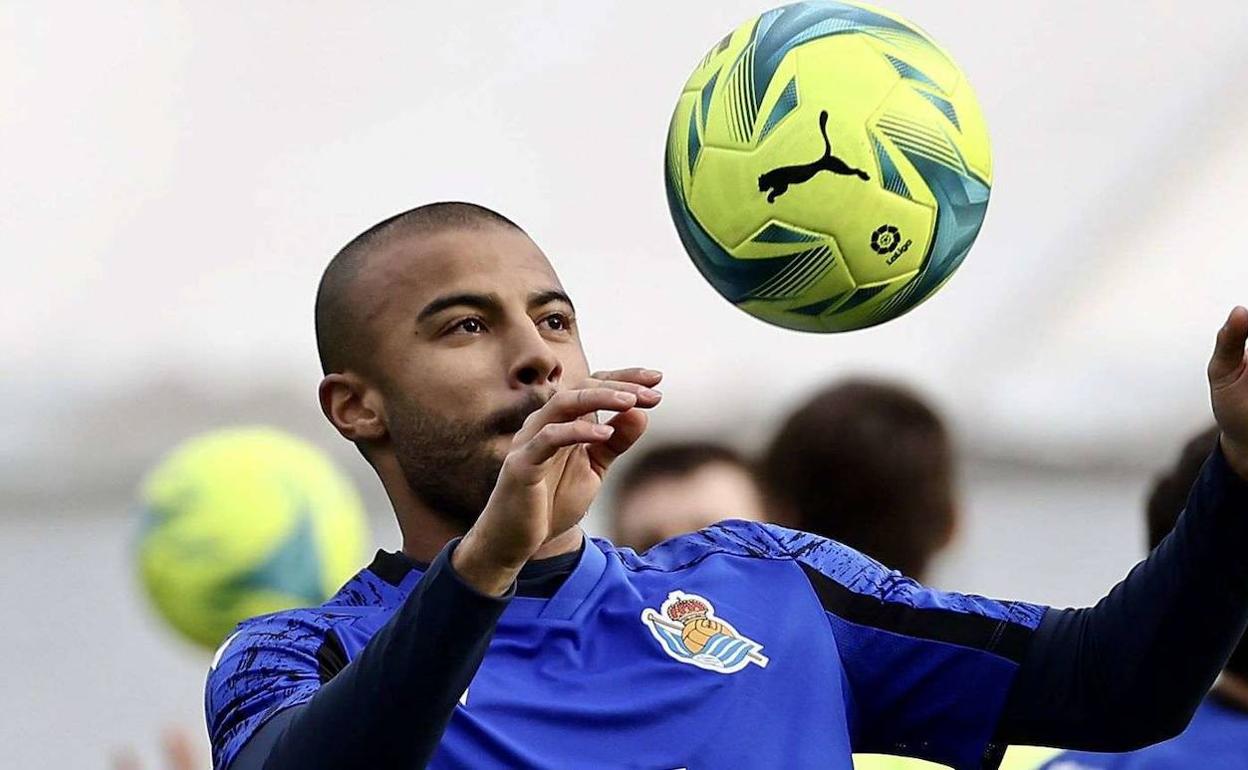 Rafinha, durante un entrenamiento con la Real Sociedad.