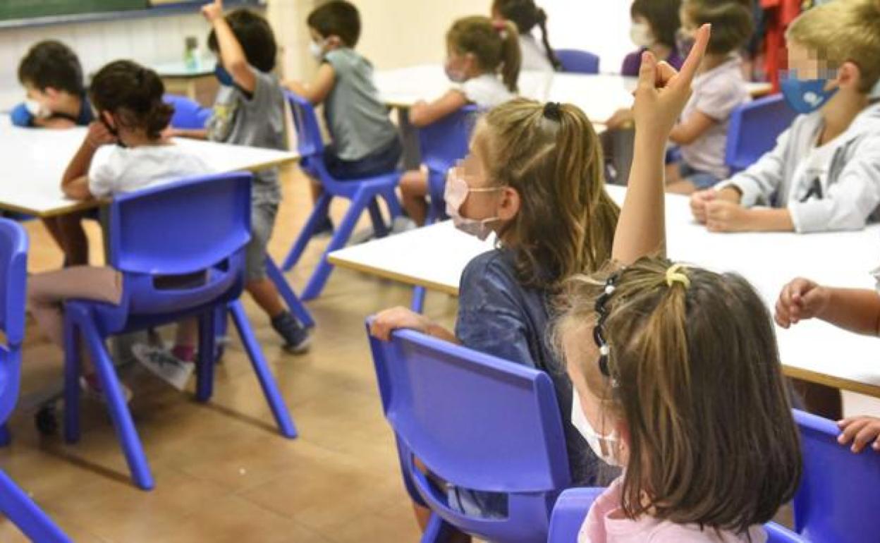 El nuevo protocolo ha reducido la cifra de aulas cerradas.
