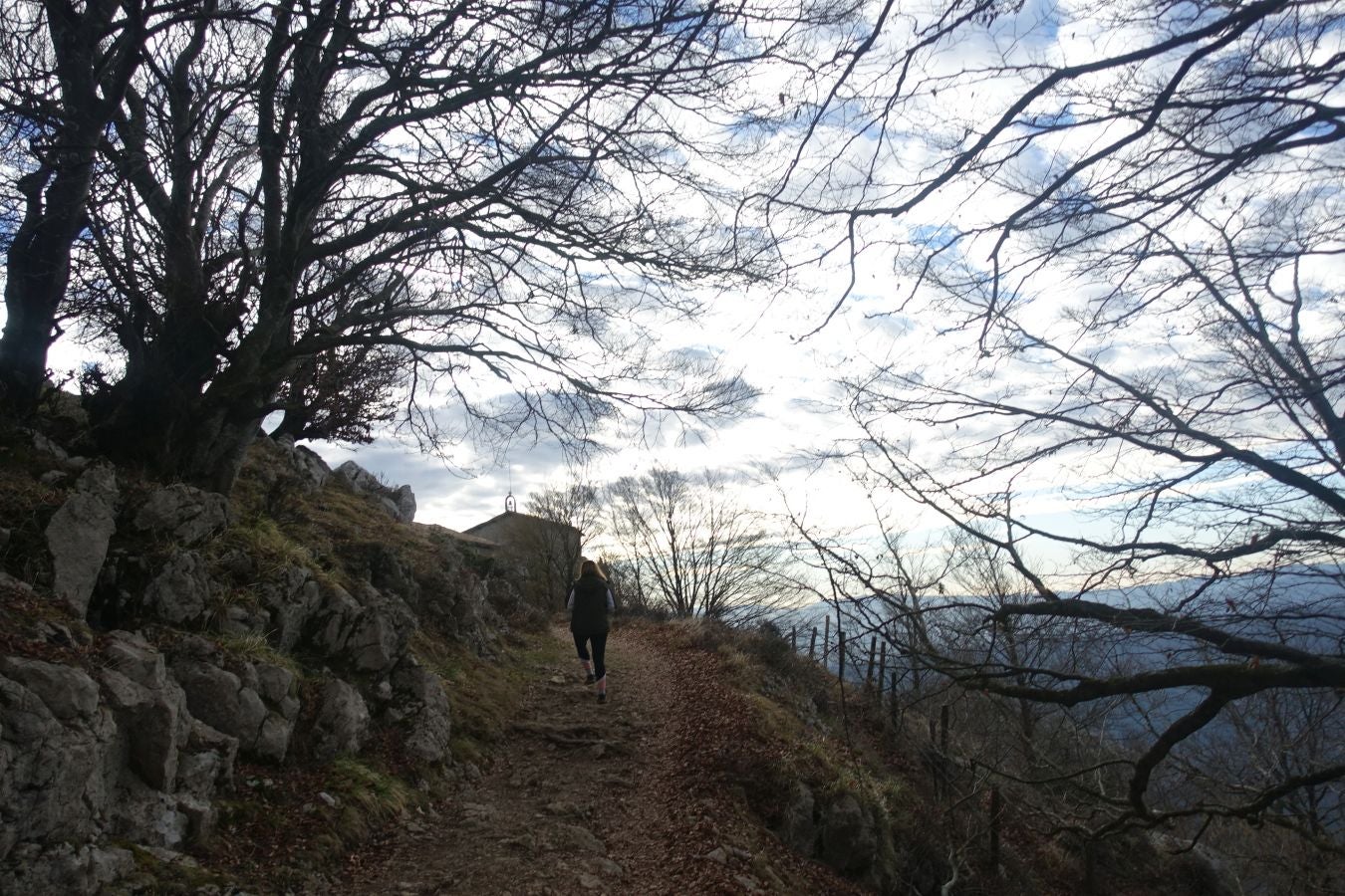 Fotos: Erga, con vistas a los Pirineos