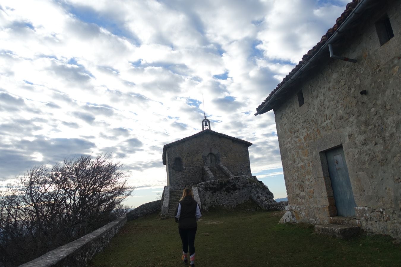 Fotos: Erga, con vistas a los Pirineos