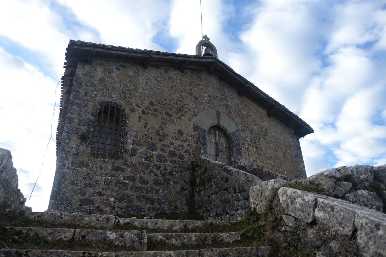 Fotos: Erga, con vistas a los Pirineos