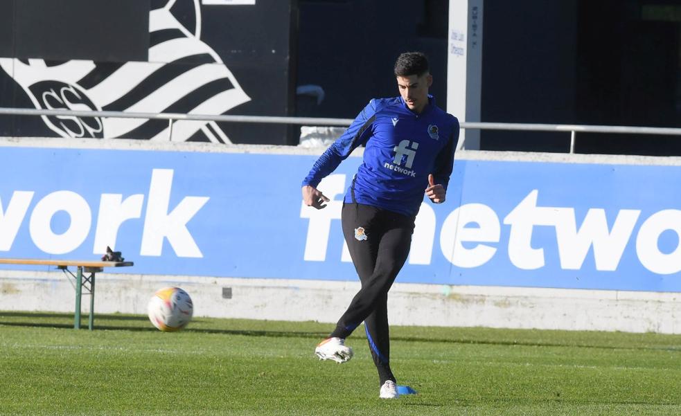 Real Sociedad: Carlos Fernández, más cerca de volver