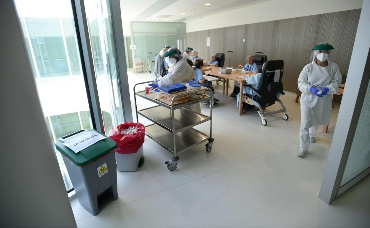 Planta covid habilitada en el Hospital de Eibar para mayores de residencias contagiados. 