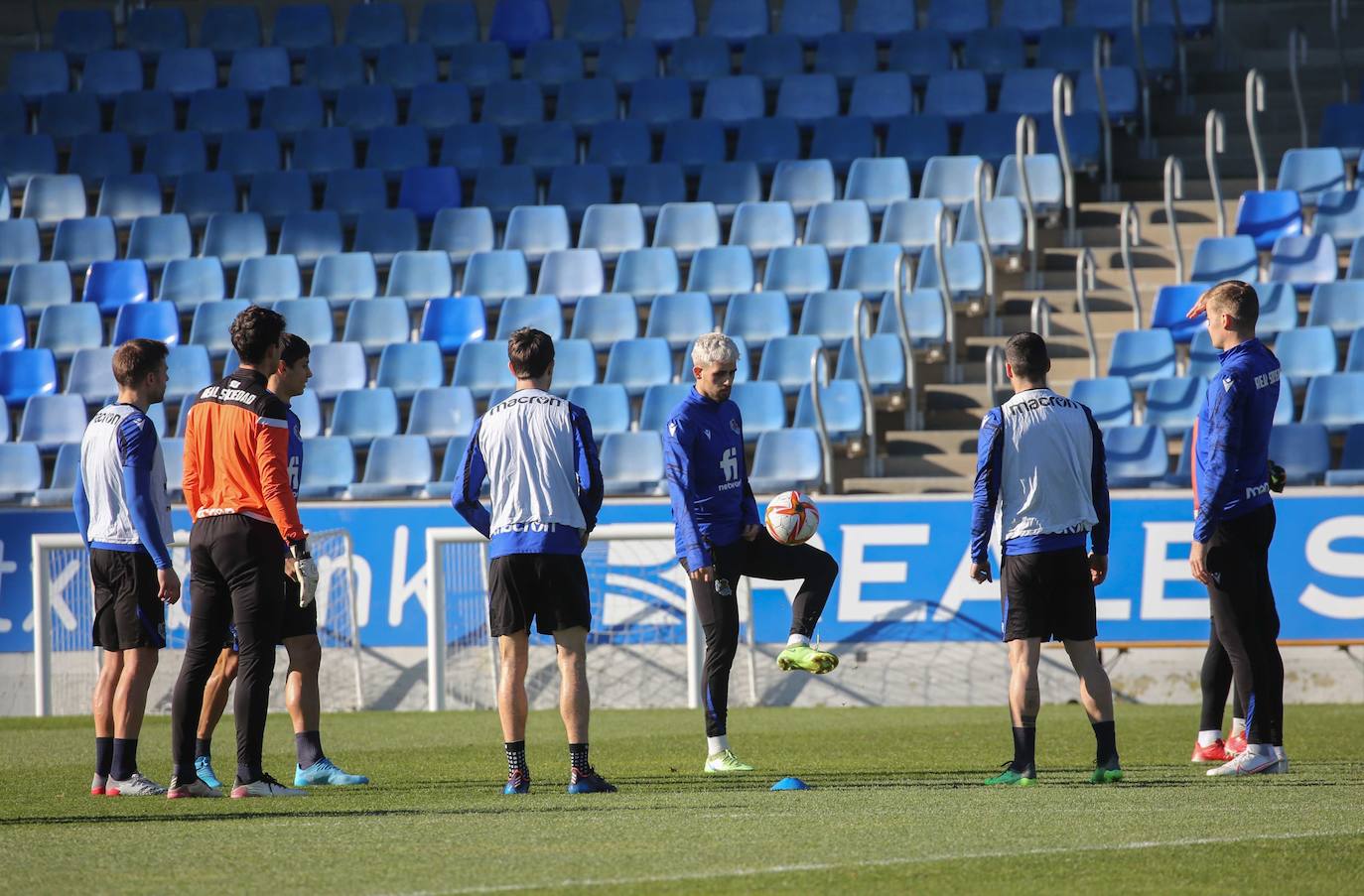Fotos: La Real, sin Merino, Oyarzabal y Silva hoy en Zubieta