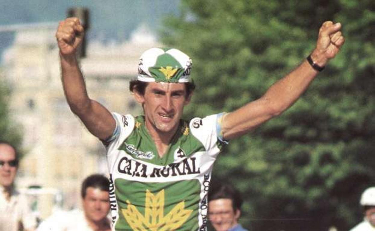 Lejarreta, ganando la Clásica.