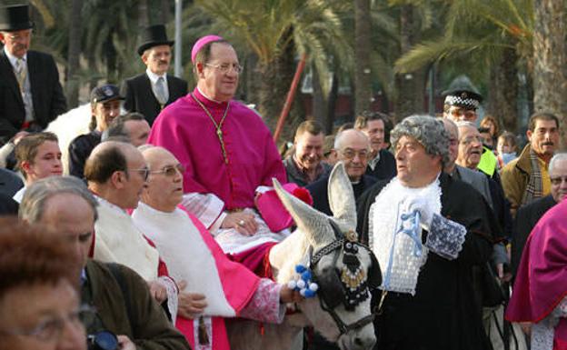 El obispo Rafael Palmero durante el acto de toma de posesión.