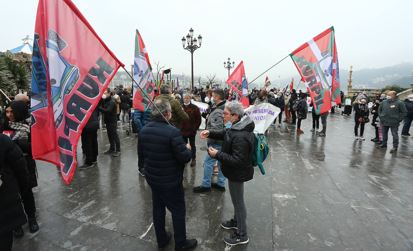 Fotos: Clamor en las capitales vascas en contra de la reforma laboral