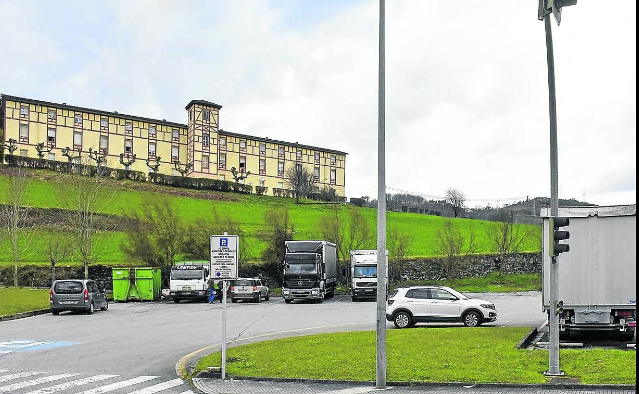 Solar de Iurreamendi donde se prevé construir un centro sanitario. 