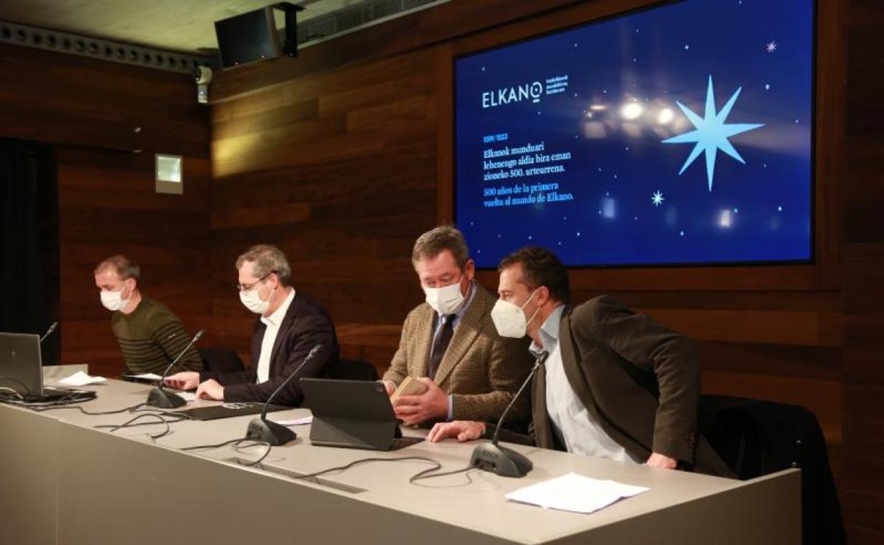 Haritz Alberdi, Markel Olano, Bingen Zupiria e Ion Irurzun en la presentación del programa en Museo San Telmo. 