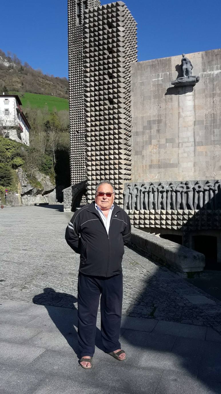 Fotos: Fallece el fraile franciscano Pello Zabala