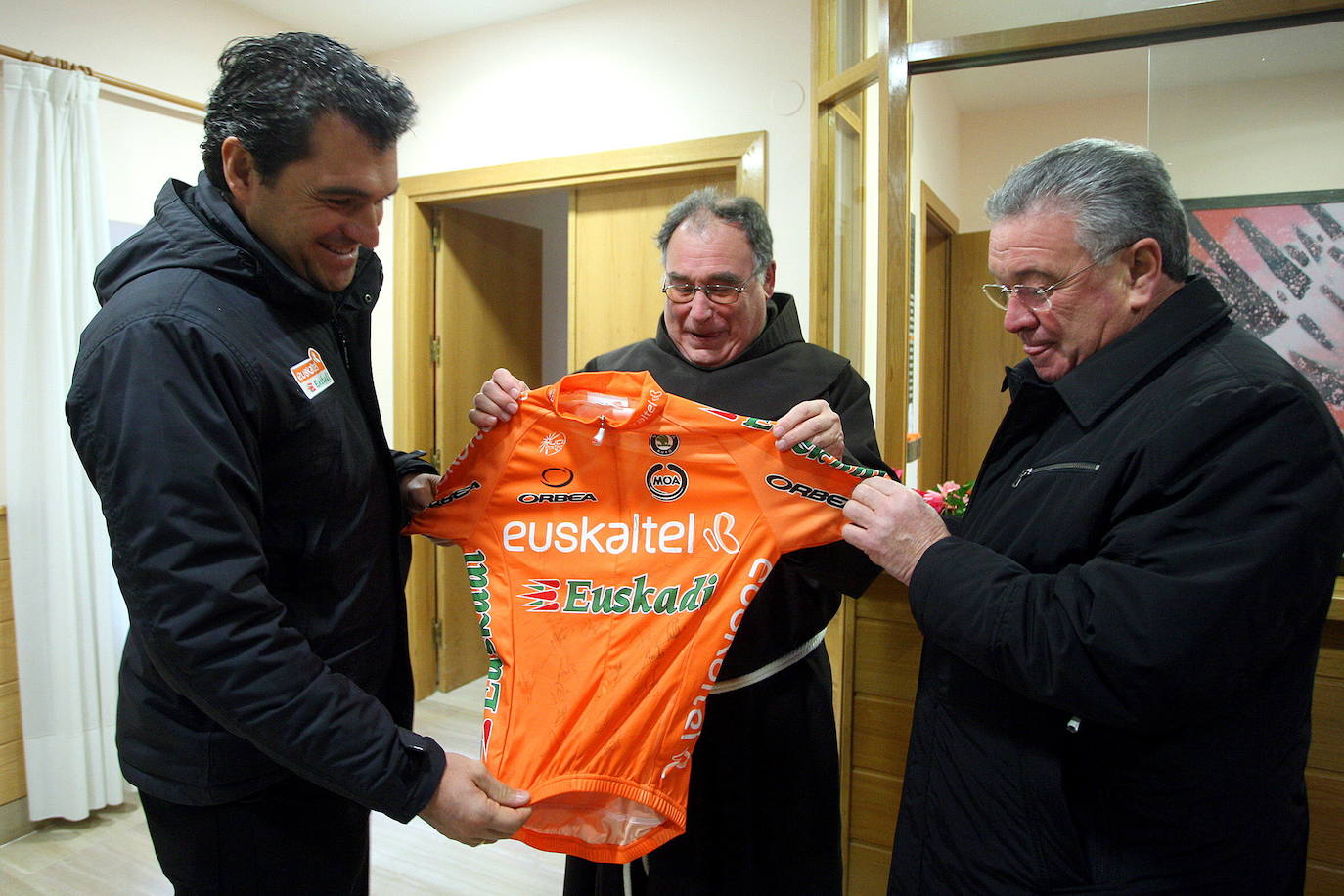 Fotos: Fallece el fraile franciscano Pello Zabala