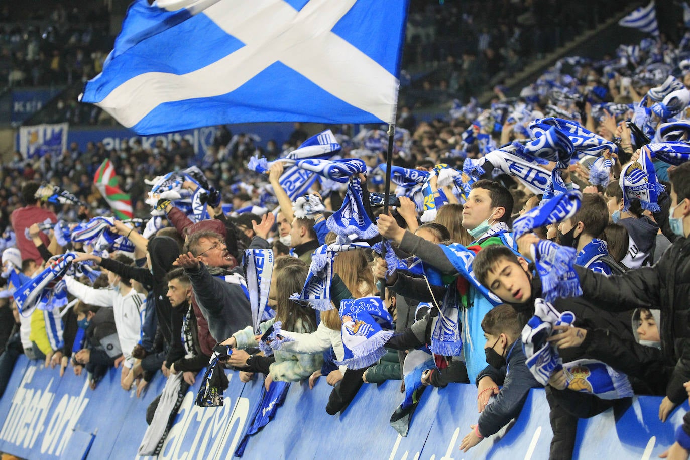 Fotos: ¿Has estado en Anoeta? Búscate en las gradas del Real Sociedad - Betis