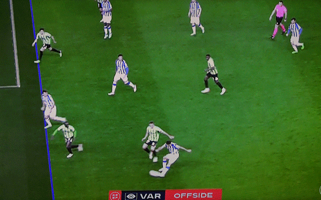 Gran polémica por el gol anulado a Januzaj en el Real Sociedad-Betis.