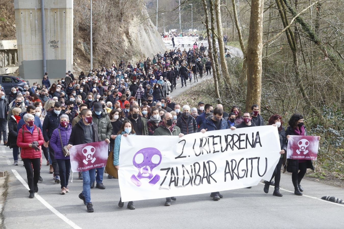 Fotos: Marcha de Ermua a Zaldibar en el segundo aniversario de la tragedia del vertedero