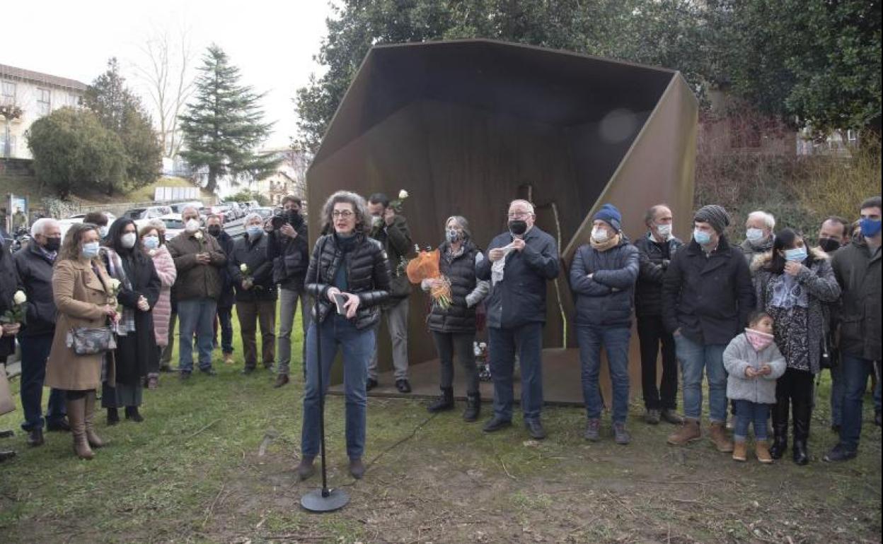 Maite Pagazaurtundua, durante su intervención en el acto cívico en Andoain, en memoria de su hermano.