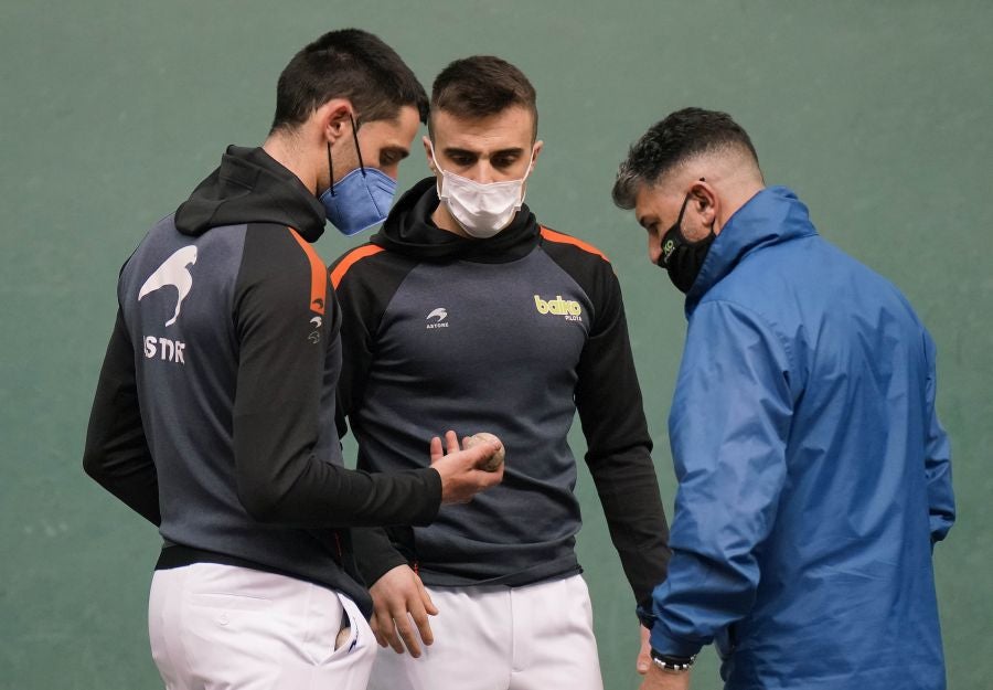 Fotos: Altuna, ausente en la elección de material para el encuentro frente a Peña II y albisu