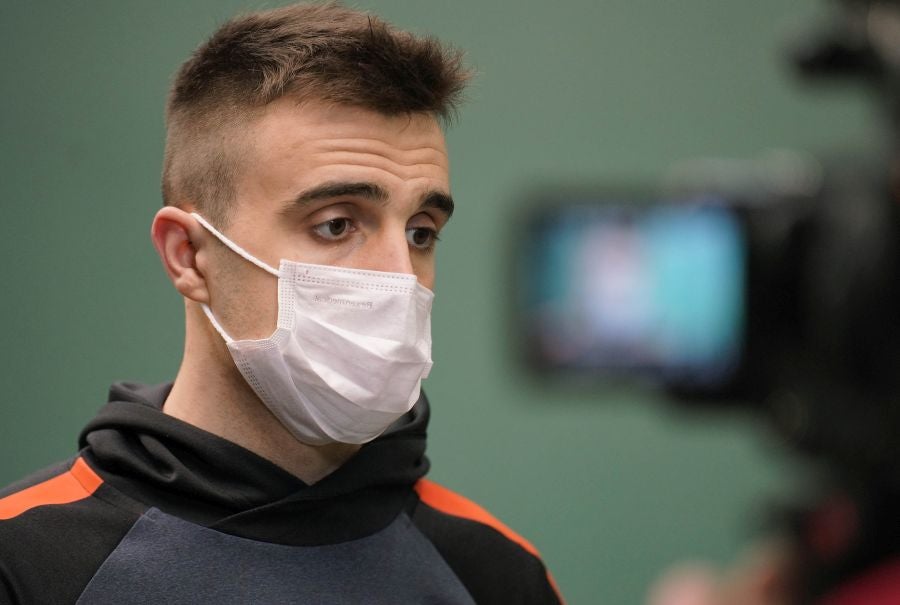 Fotos: Altuna, ausente en la elección de material para el encuentro frente a Peña II y albisu