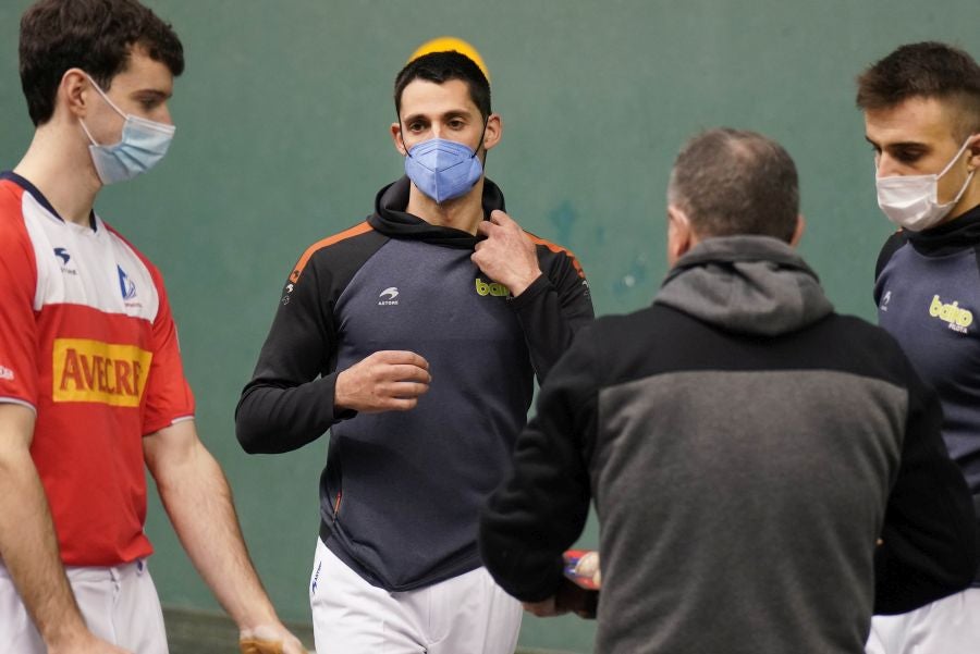 Fotos: Altuna, ausente en la elección de material para el encuentro frente a Peña II y albisu