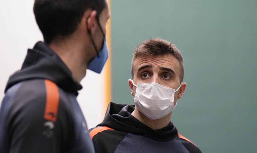 Fotos: Altuna, ausente en la elección de material para el encuentro frente a Peña II y albisu