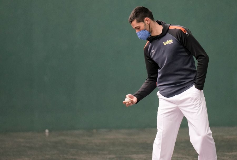 Fotos: Altuna, ausente en la elección de material para el encuentro frente a Peña II y albisu