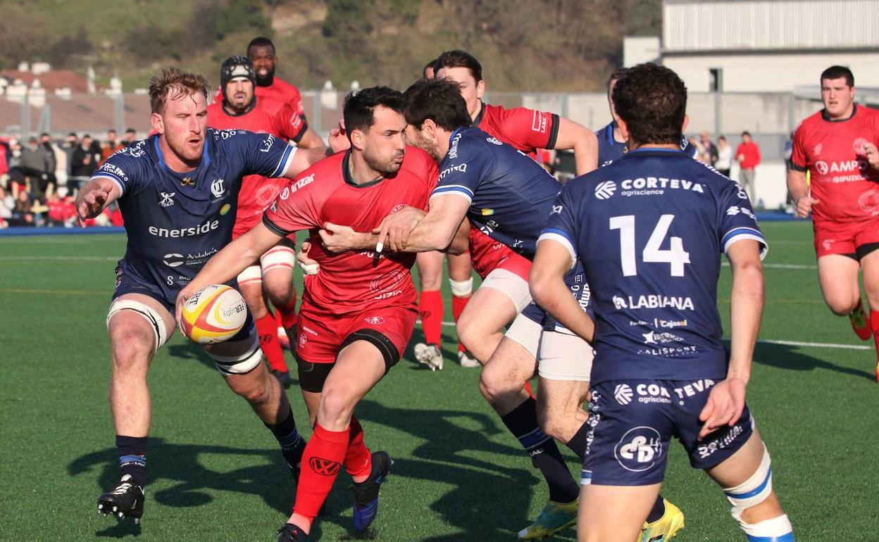 Imagen del partido entre Ampo Ordizia y Cisneros.