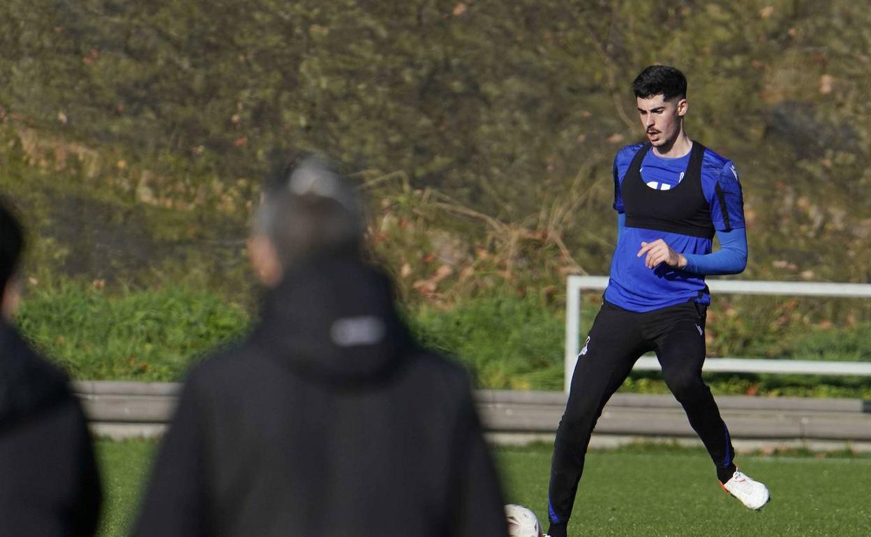 Carlos Fernández volverá a entrenar con el grupo el lunes