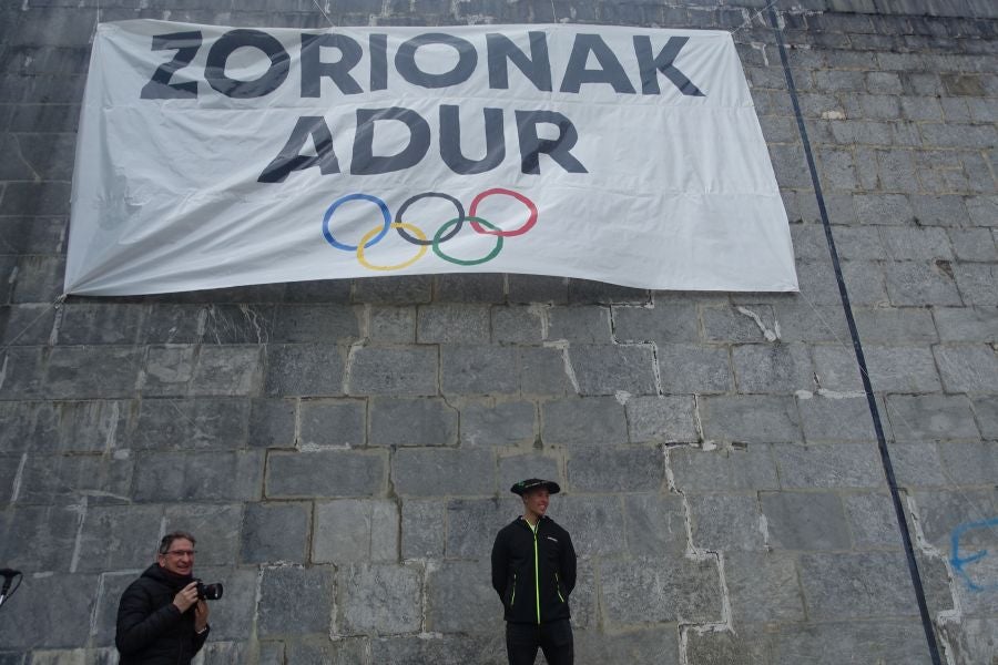 Fotos: Adur Etxezarretari omenaldia Areson