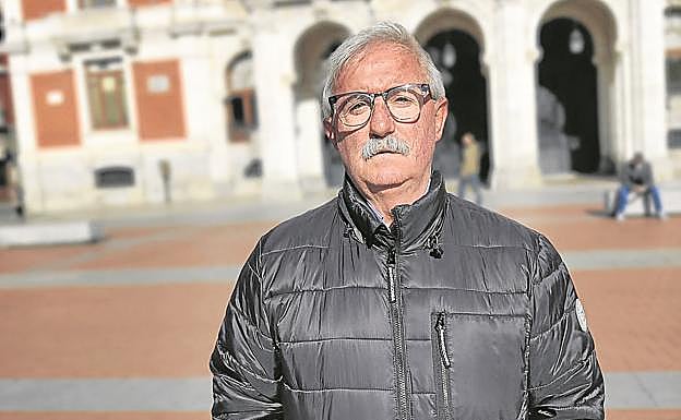 Javier Mohedas, en la Plaza Mayor de Valladolid.