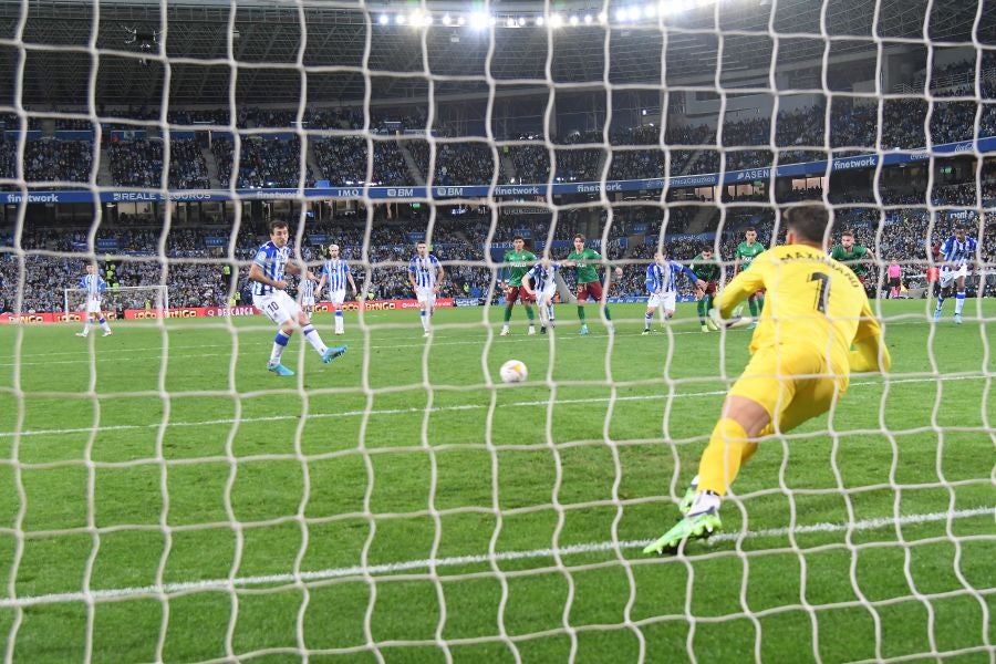 Fotos: El Real Sociedad-Granada en imágenes