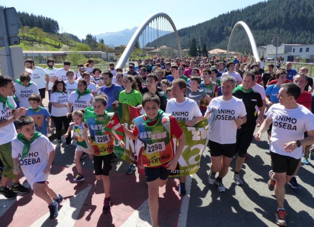 Paso de la Korrika por Oñati a lo largo de la última edición. 