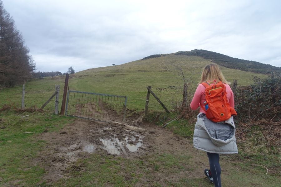 Bajo el manto blanco que ha cubierto esta semana el macizo de Aizkorri se encuentra, Zumarraga y los pueblos que se encuentran en el valle de Urola. 