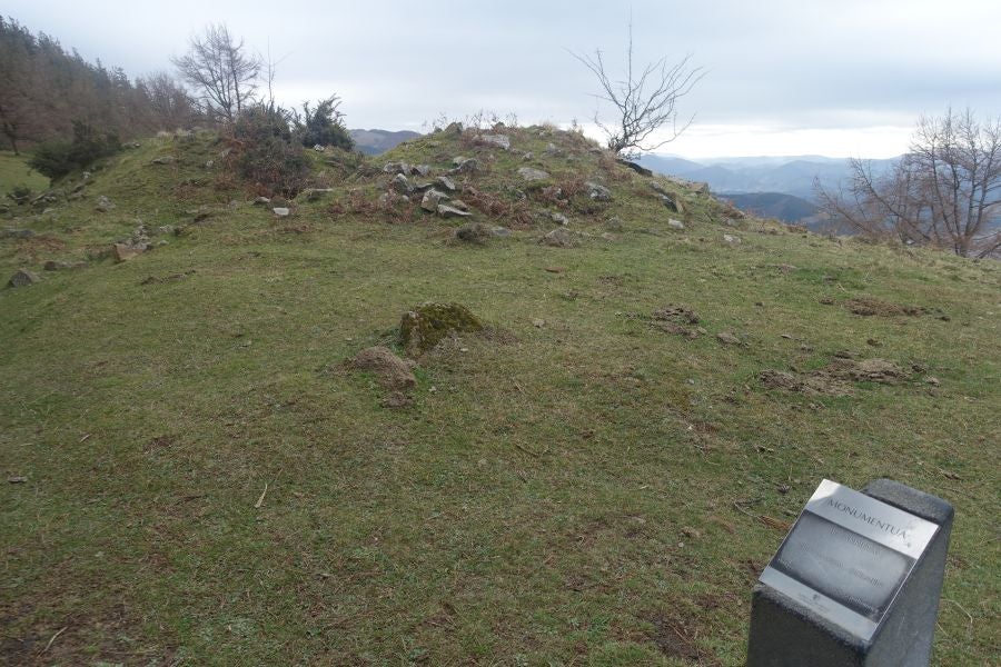 Bajo el manto blanco que ha cubierto esta semana el macizo de Aizkorri se encuentra, Zumarraga y los pueblos que se encuentran en el valle de Urola. 