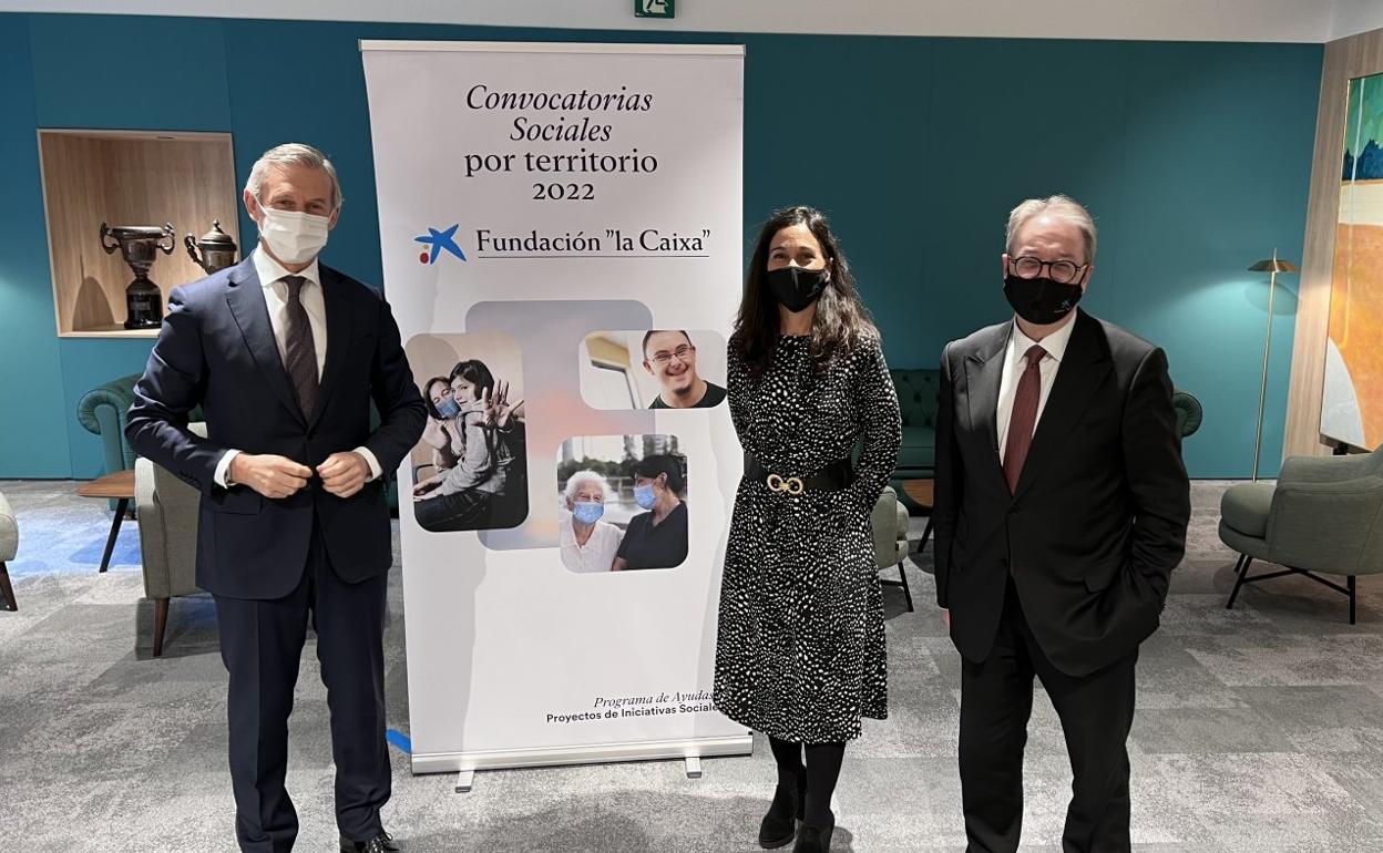 Juan Pedro Badiola, Sonia Sáenz y Marc Simón, en la presentación del nuevo modelo de ayudas. 