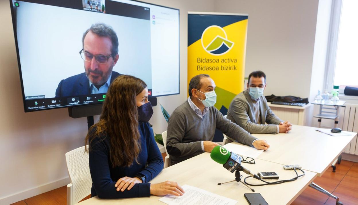 Un momento de la presentación de la nueva edición de Bidasoa Digitala. 