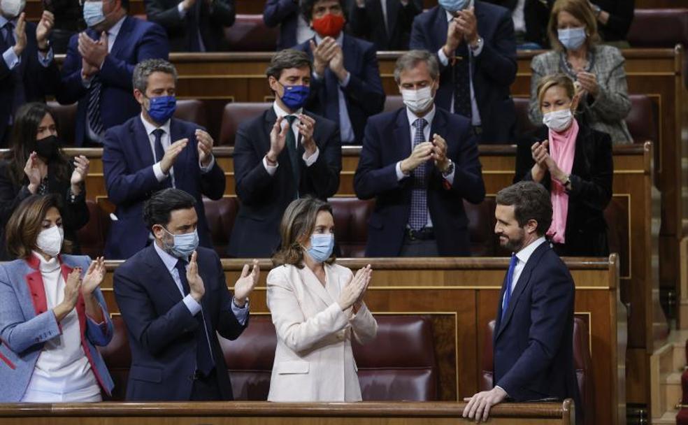 Casado logra despedirse del Congreso con un aplauso de los suyos