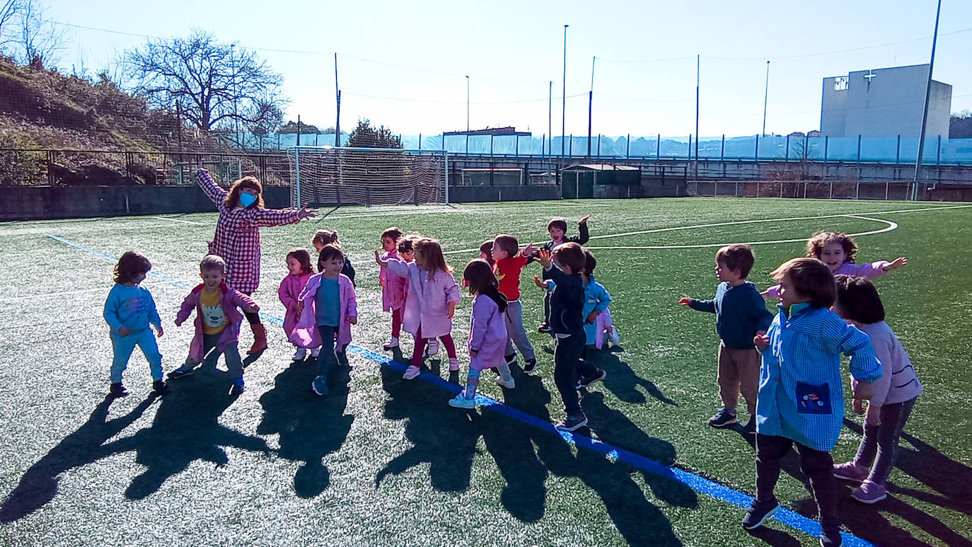 Los niños de la clase de 3 años.