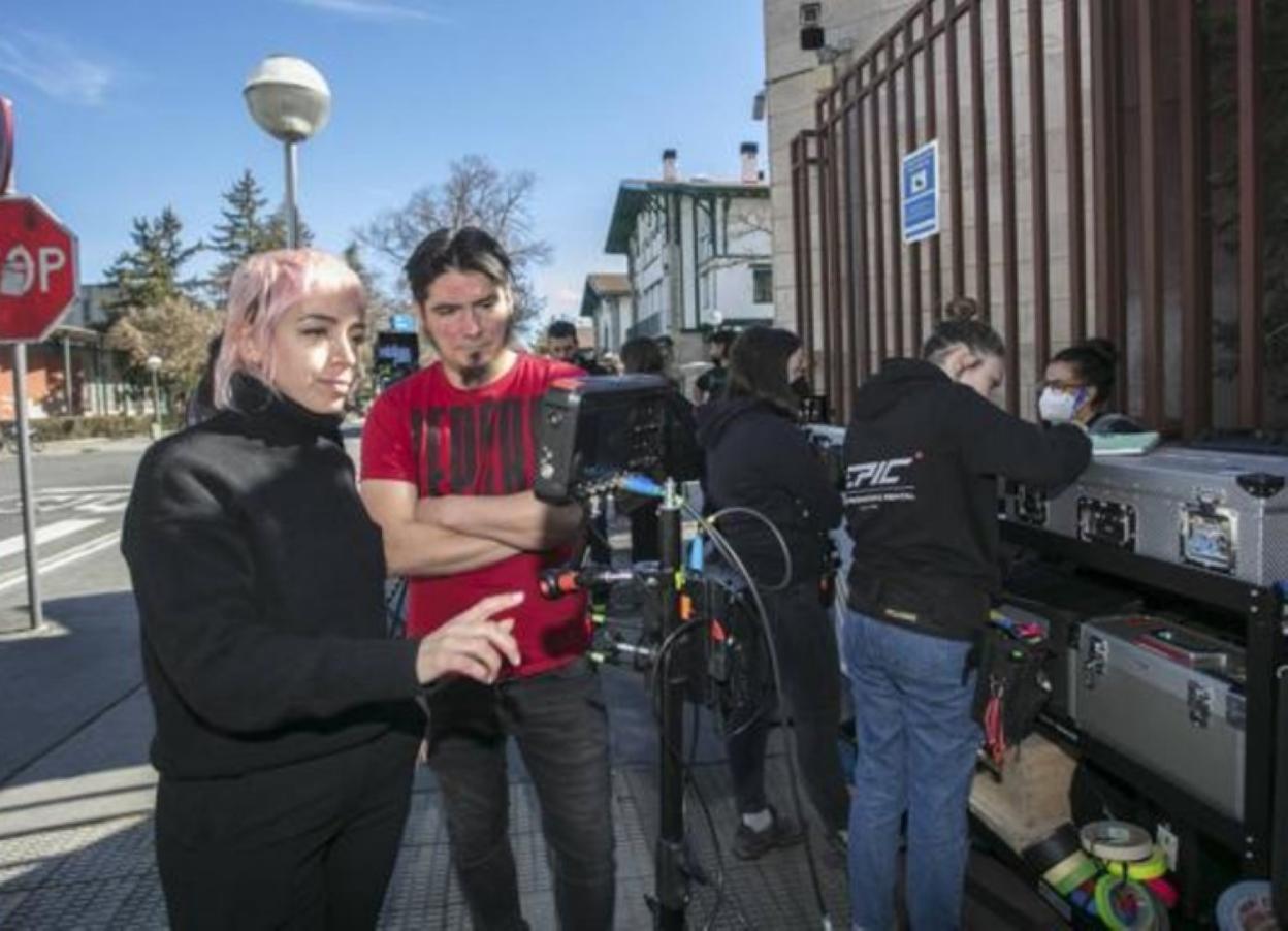 La directora Nerea Torrijos y el productor de Ikusgarri Films, Paul Urkijo. 