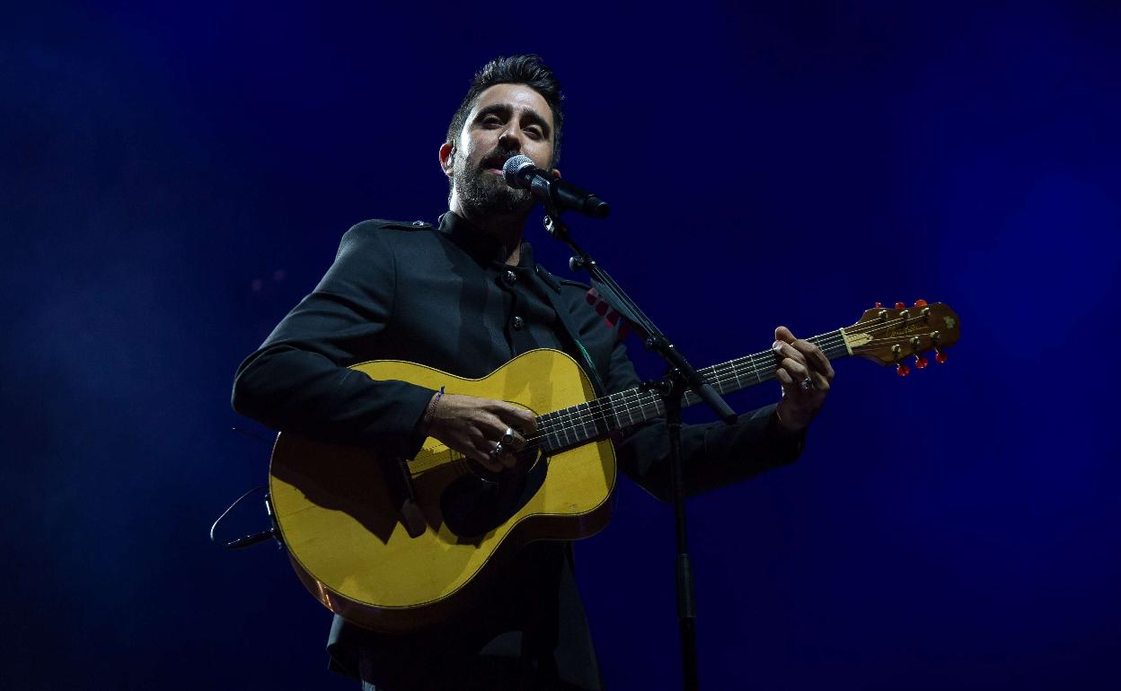 Alex Ubago en una actuación en Donostia en 2019.