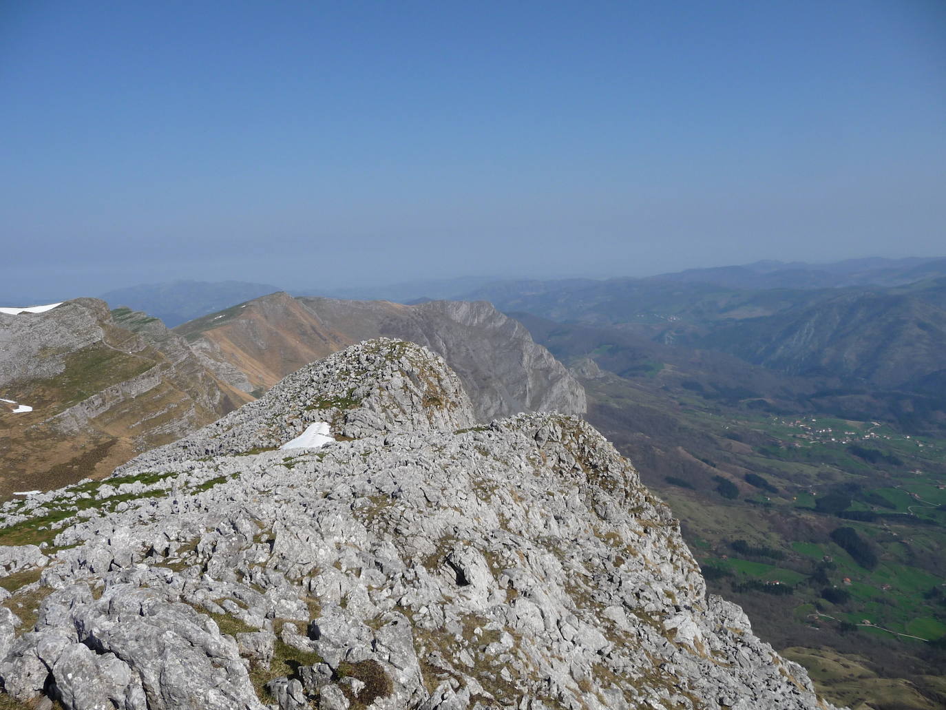 Fotos: Hirumugarrieta, dura subida con premio