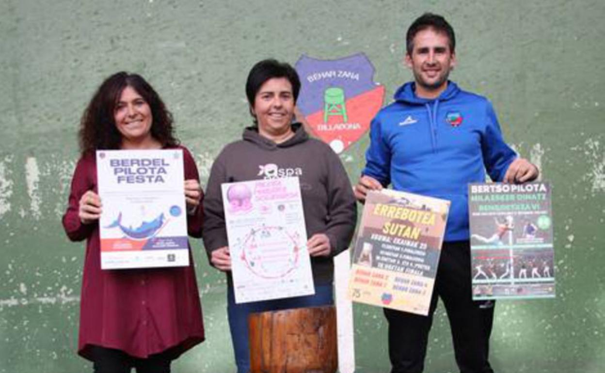 Nerea Zumeaga, Amaia Agirre e Iñaki Lizaso, en la presentación. 