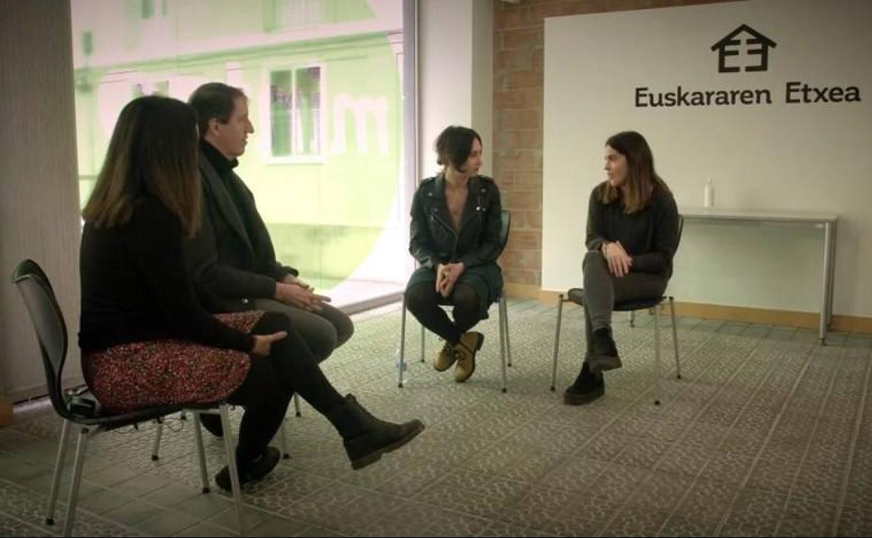 Bertsolari Txapelketa Nagusiko epaileen lana gertutik ezagutzeko aukera