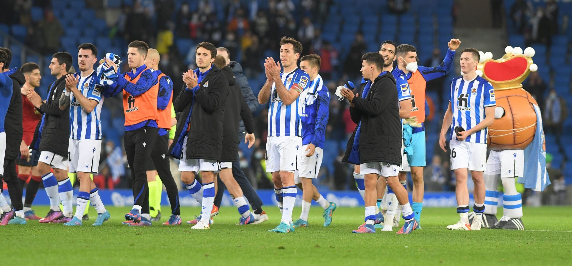 Una Real Sociedad con Pacheco, Djouahra, Martín y Sola se lleva una gran victoria gracias al gol de Aritz en un córner. 