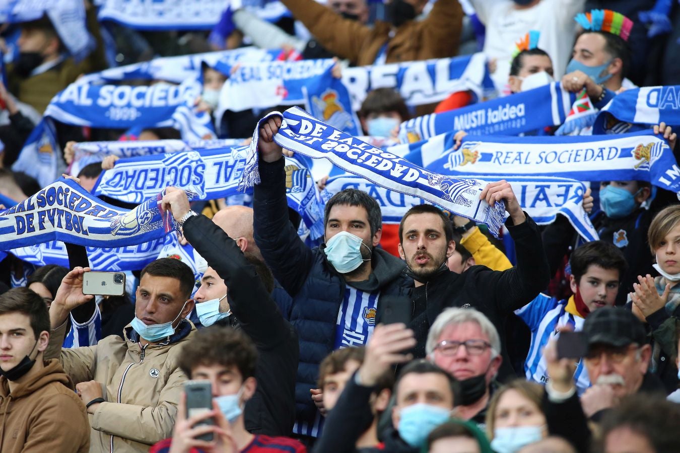 Una Real Sociedad con Pacheco, Djouahra, Martín y Sola se lleva una gran victoria gracias al gol de Aritz en un córner. 