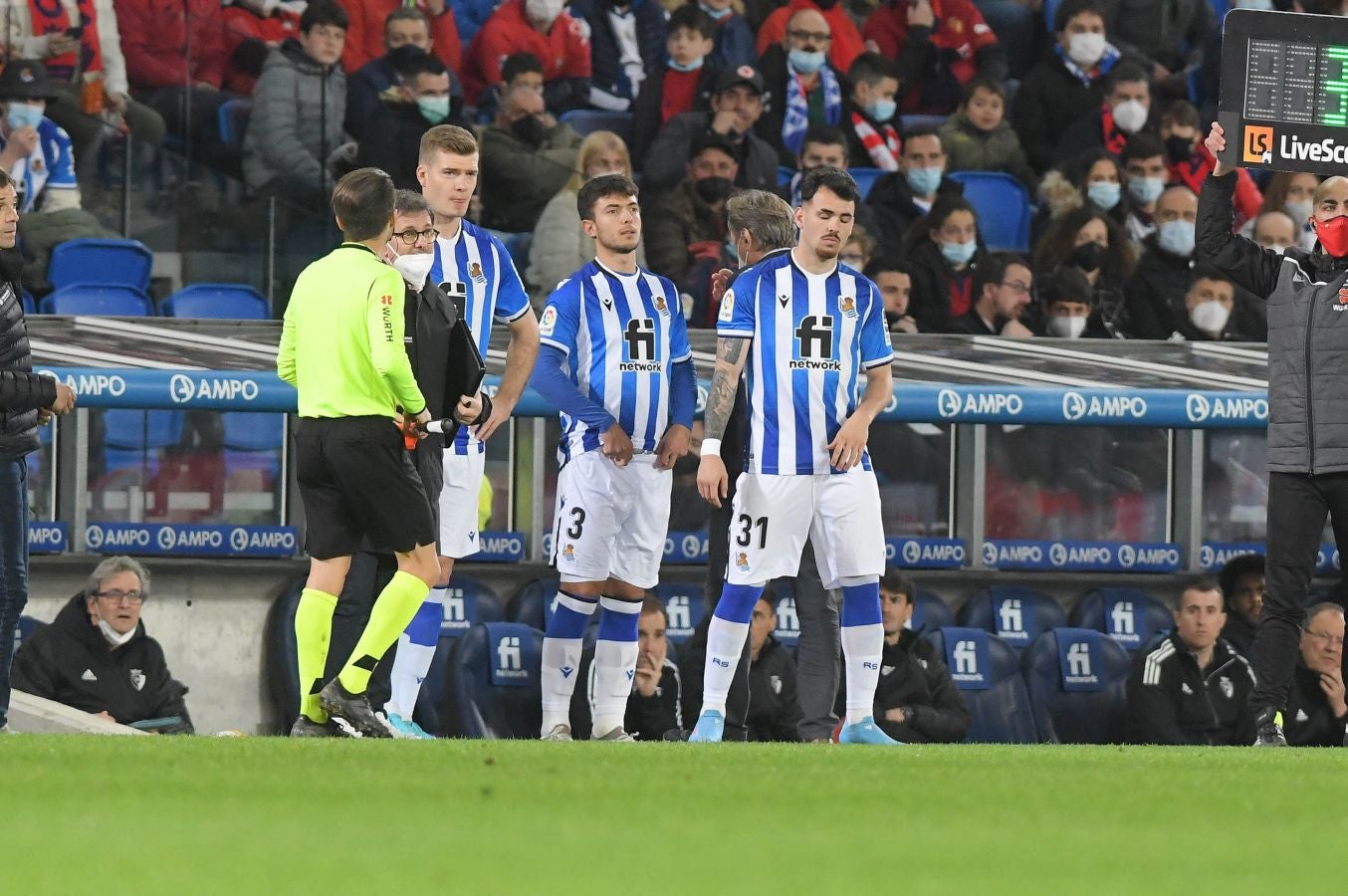 Una Real Sociedad con Pacheco, Djouahra, Martín y Sola se lleva una gran victoria gracias al gol de Aritz en un córner. 
