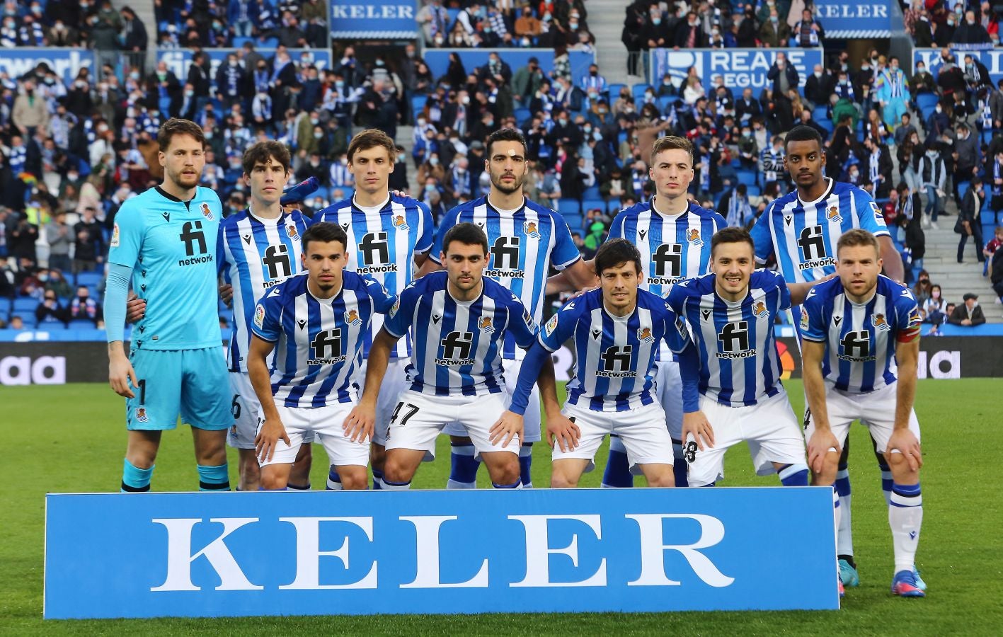 Una Real Sociedad con Pacheco, Djouahra, Martín y Sola se lleva una gran victoria gracias al gol de Aritz en un córner. 