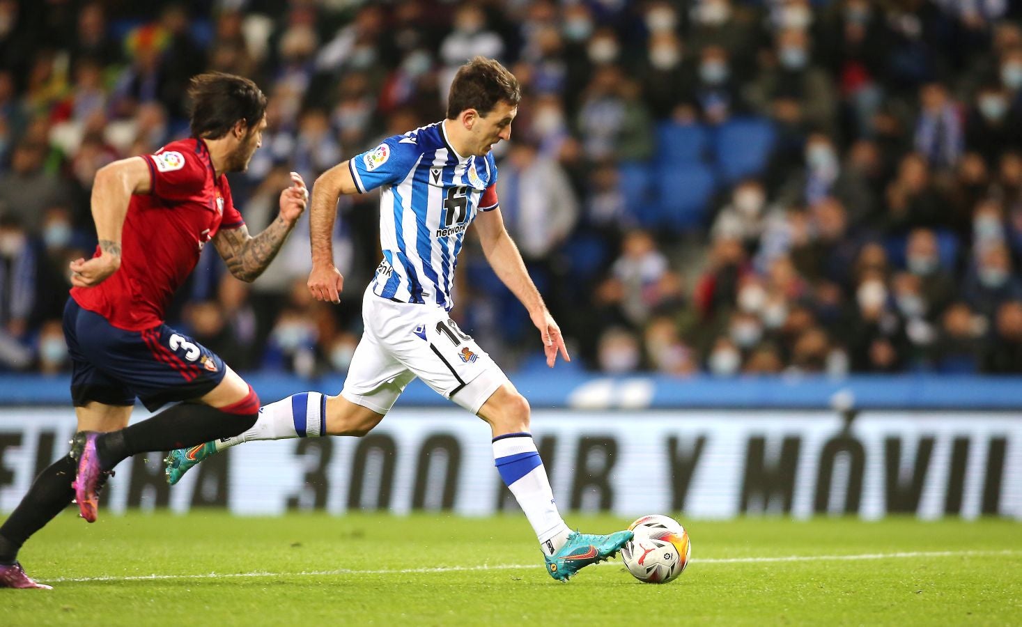 Una Real Sociedad con Pacheco, Djouahra, Martín y Sola se lleva una gran victoria gracias al gol de Aritz en un córner. 