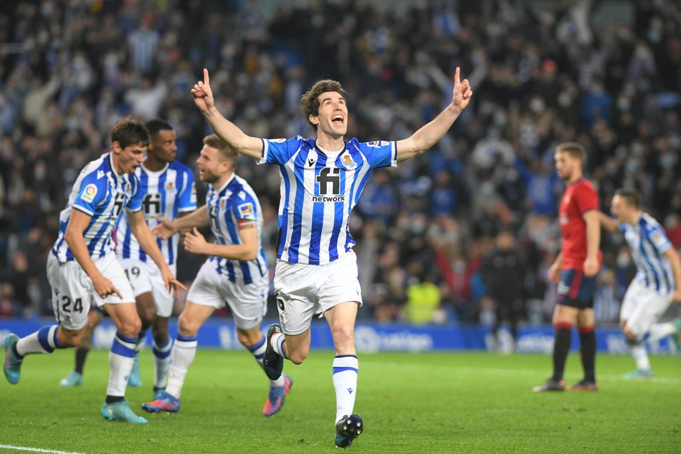 Una Real Sociedad con Pacheco, Djouahra, Martín y Sola se lleva una gran victoria gracias al gol de Aritz en un córner. 
