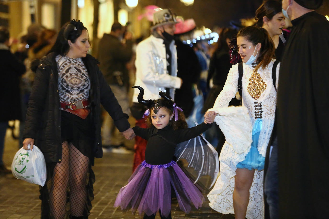 Fotos: Lloros y llamas en el Entierro de la Sardina en Donostia