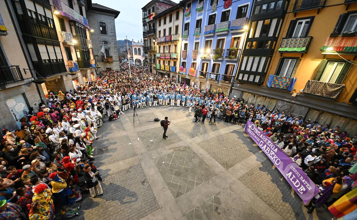 La concentración de este martes en Plaza Zaharra.