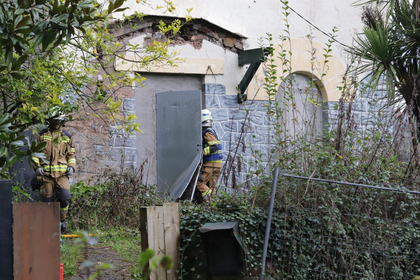 Fotos: Sofocan un incendio declarado en una casa de Loiola